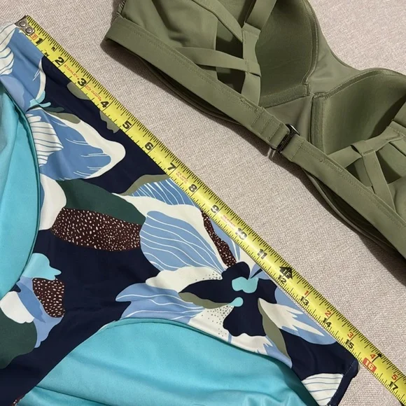 Athleta Palm Swim Top & Bottoms-34D/DD with M Bottoms-Moss Green/Blue Bottoms - Picture 7 of 16